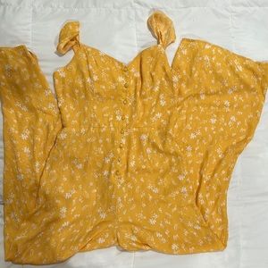 Everly pantsuit size S yellow floral